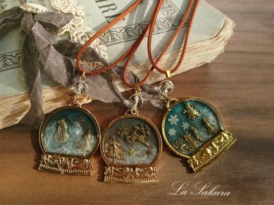 スノードームゴールドネックレス3点背景本