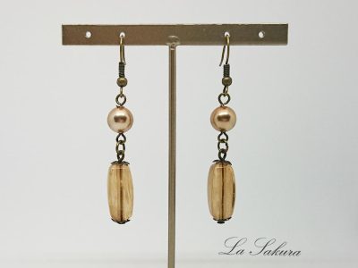 天然石風アクリルビーズと樹脂パールのピアスレクタングル琥珀マーブルライトブロンズ