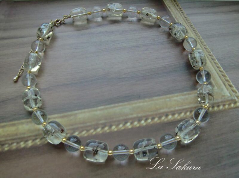 天然石水晶と琥珀風ビーズのチョーカー ネックレス ゴールド